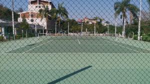 Apartamento Hotel Cavalinho Branco tesisi ve yakınında tenis ve/veya squash olanakları