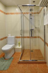 Kylpyhuone majoituspaikassa Hotel Evraziya