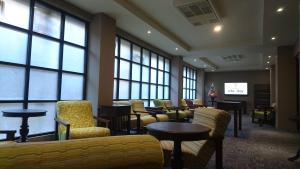 Lounge atau bar di Nite & Day Surabaya - Kedungdoro