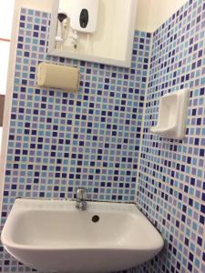 Vonios kambarys apgyvendinimo įstaigoje InnBox Bed & Bath