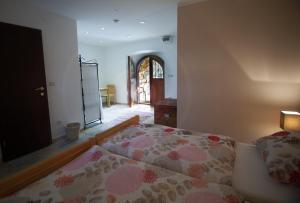 Postel nebo postele na pokoji v ubytování Holiday Home Kuca na Moru