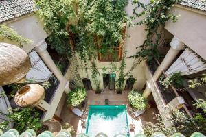 Bazén v ubytování Riad Dar Justo Hotel Boutique & Spa nebo v jeho okolí