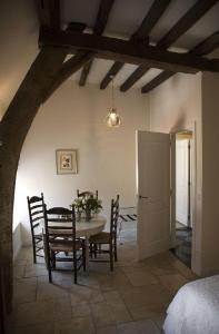 Postel nebo postele na pokoji v ubytování Auberge 's Gravenhof