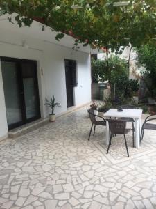 Patio nebo venkovní prostory v ubytování Guest House Bajceta