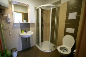Baðherbergi á Apartmány Apollon Resort Lednice