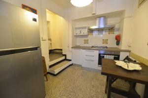 A kitchen or kitchenette at Casa Diana - WelcHome Még 7 kép