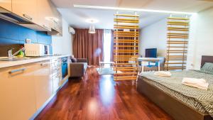 Η κουζίνα ή μικρή κουζίνα στο Incity Premium Garden Stay-Central Apartments &Private terrace