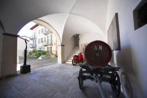 Afbeelding uit fotogalerij van winebnb in Sondrio