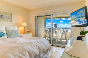 Amelia Island Oceanfront Condo客房内的一张或多张床位