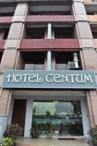 Et logo, certifikat, skilt eller en pris der bliver vist frem på Hotel Centum