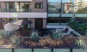 I am Design Hotel Campinas by Hotelaria Brasil的阳台或露台