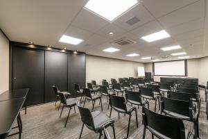 I am Design Hotel Campinas by Hotelaria Brasil商务区和/或会议室