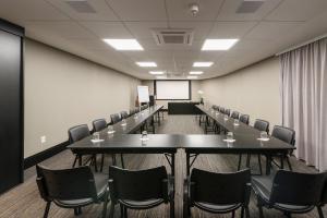 I am Design Hotel Campinas by Hotelaria Brasil商务区和/或会议室
