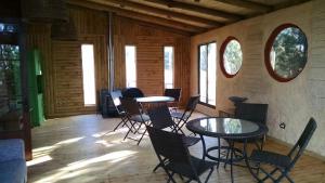 Χώρος καθιστικού στο Cabañas & SPA Carilafquen