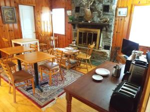 En restaurang eller annat matställe på Black Bear Lodge