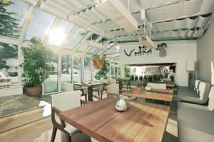 Hinterwies – Ski In / Lodge / Dine餐厅或其他用餐的地方