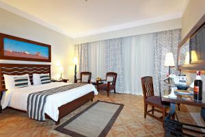 Letto o letti in una camera di Three Corners Ocean View El Gouna - Adults Only