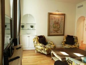 Luxury three Bed apartment in Cannes just a couple of minutes walk to the Palais and beaches 669にあるシーティングエリア