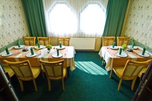 Prostor za sedenje u objektu Hotel Relax u Drsů