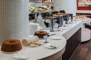 Comida no hotel ou em algum lugar perto