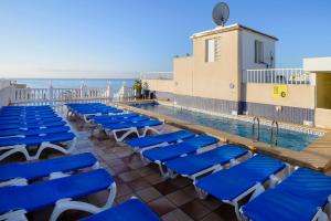 Bazén v ubytování Hotel Avenida nebo v jeho okolí