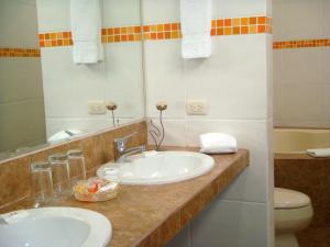Koupelna v ubytování Kajaca Suite Hotel