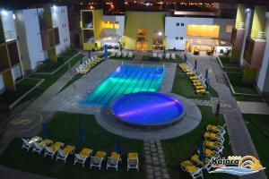 Bazén v ubytování Kajaca Suite Hotel nebo v jeho okolí