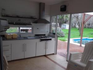 Кухня или мини-кухня в Las Acacias
