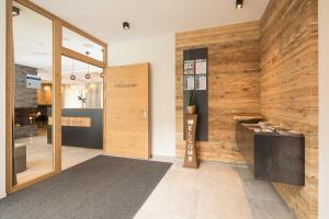 A kitchen or kitchenette at enjoy ischgl