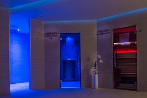 A bathroom at Villa Plaza Boutique Hotel & Spa