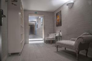 A seating area at Villa Plaza Boutique Hotel & Spa