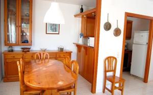A kitchen or kitchenette at Casa Jasmin 1