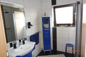 Ένα μπάνιο στο Ferienwohnung Zoe +40 φωτογραφίες
