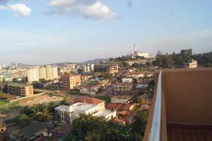 Nespecifikovaný výhled na destinaci Kampala nebo výhled na město při pohledu z hotelu
