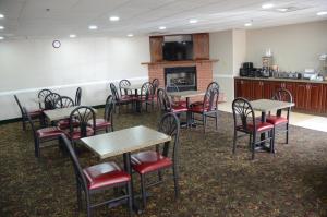 Restorāns vai citas vietas, kur ieturēt maltīti, naktsmītnē Super 8 by Wyndham Louisville/Expo Center