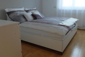 Posteľ alebo postele v izbe v ubytovaní Ferienwohnung Elsa