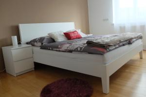Posteľ alebo postele v izbe v ubytovaní Ferienwohnung Elsa