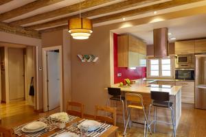 A kitchen or kitchenette at Central Flat
