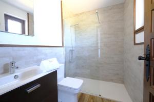 Vannituba majutusasutuses Casas de Alisné