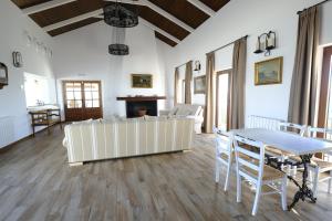 Istumisnurk majutusasutuses Casas de Alisné