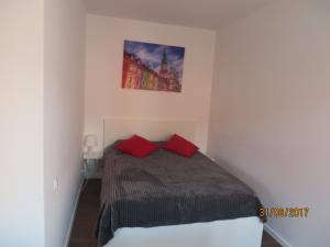 Łóżko lub łóżka w pokoju w obiekcie Stay99