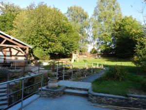 - Vistas a un parque con parque infantil en B&B Le 'Ti 'Bou de Refuge, en Bouillon