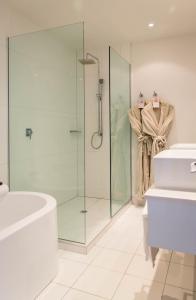 Koupelna v ubytování Regent of Rotorua Boutique Hotel