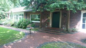 Ein Garten an der Unterkunft Waldhaus an de Miälkwellen