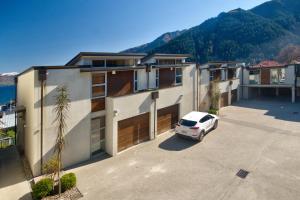 Gallery image of Luxury on the Lake in Queenstown