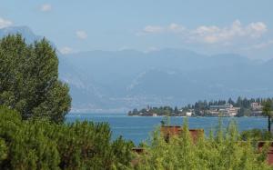 Foto da galeria de Hotel Holiday em Sirmione