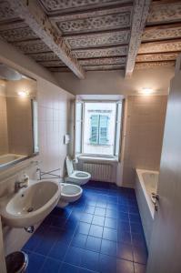 Ett badrum på Scrigno del Duomo
