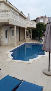 Villa Lizzi tesisinde veya buraya yakın yüzme havuzu