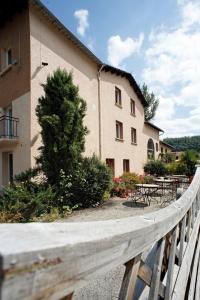 Afbeelding uit fotogalerij van Hotel du Lac Foix in Foix