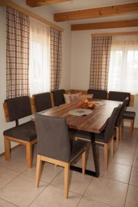 Posezení v ubytování Chalet an der Traun